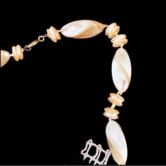 Antique MOP Mother of Pearl Necklace Woman’s Jewelry Very Intricate Ornate - Picture 8 of 10